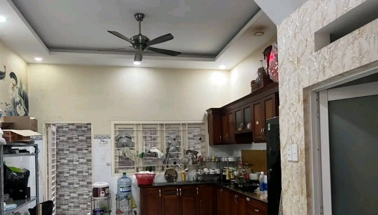 Nhà Bán đường Tô N.gọc Vân - DT 101m2, 4pn, Giá 3.9 Tỷ