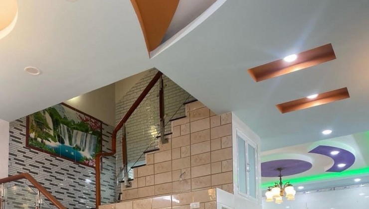 SỔ ĐẸP VUÔNG VỨC - NGANG TRÊN 7M. HXT - SIÊU PHẨM - NỘI THẤT MỚI XỊN- VỊ TRÍ ĐẸP -