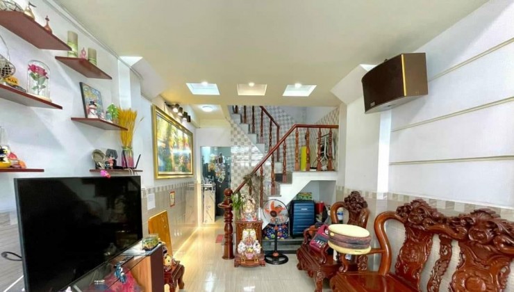.NỞ HẬU 7.65M. .DÀI 21.5M PHƯỜNG TÂN QUY QUẬN 7.  60M RA ĐƯỜNG SỐ 77 140M2.. NGANG 5.61..