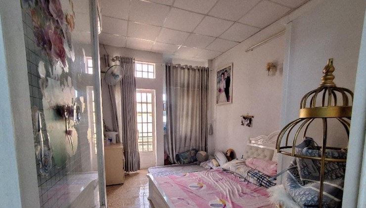 - NHỈNH 4 TỶ 3 TẦNG - MẶT TIỀN ĐƯỜNG VỊ TRÍ ĐẮC ĐỊA -VỪA Ở VỪA KINH DOANH - F.TÂN QUY - QUẬN 7