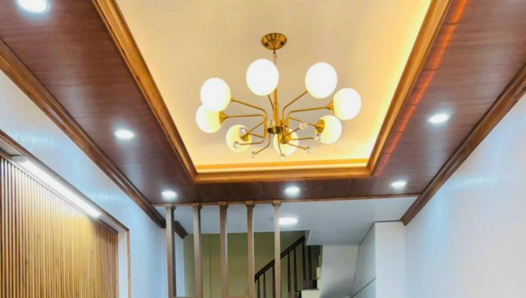 HIẾM SIÊU ĐẸP PHẠM VĂN ĐỒNG 30M2 5 TẦNG 3M MẶT TIỀN GIÁ BÁN 5.5 TỶ