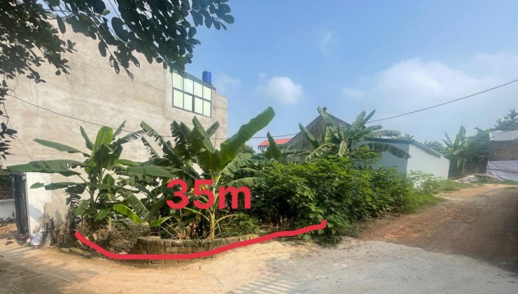 Đất 35.2m2, tt Chúc Sơn, tk4, lô góc, ô tô vào đất, giá chỉ chưa đến 1 tỷ
