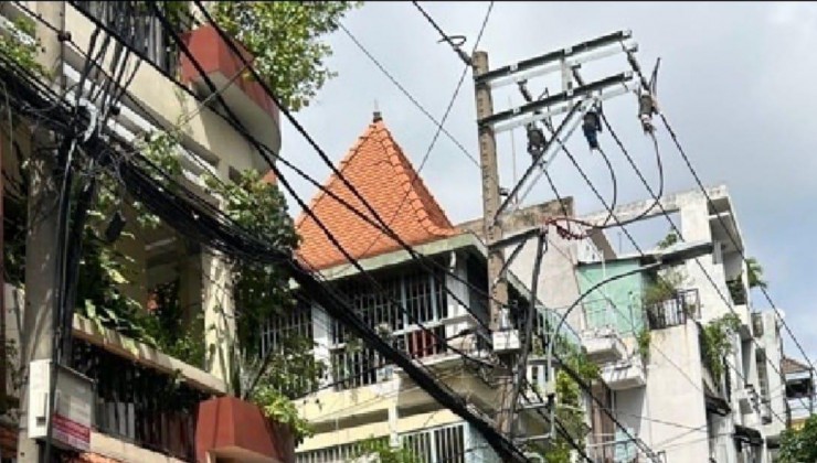 - NHÀ 2 TẦNG 2 MẶT HẺM HXH QUAY ĐẦU SỔ ĐẸP VUÔNG VỨC BÌNH TÂN GIÁP TÂN PHÚ -