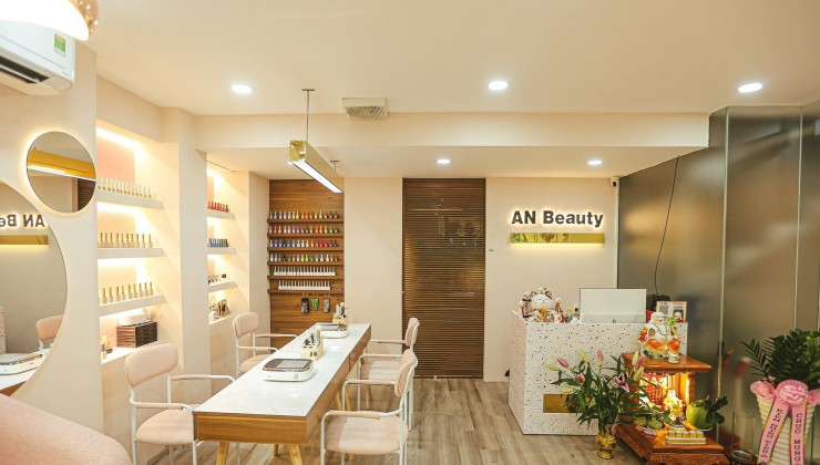 SANG NHƯỢNG tiệm Nail& Gội đầu dưỡng sinh đang hoạt động tốt vị trí khu trung tâm kinh doanh sầm uất Quận 4