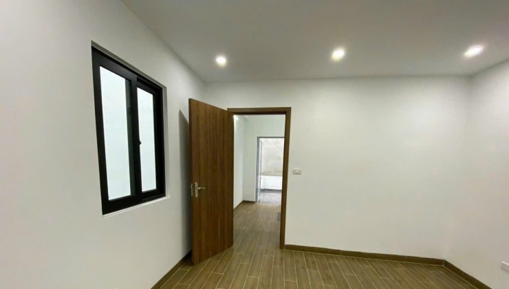 Cc gửi bán 50.68m2, mt 4.2m, đất tặng nhà 3 tầng, tk4, đất đấu giá An Thắng, Biên Giang, Hà Đông, ô tô vào, có thể kd văn phòng, spa, đầu tư cho thuê.