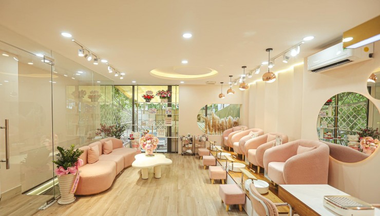 SANG NHƯỢNG tiệm Nail& Gội đầu dưỡng sinh đang hoạt động tốt vị trí khu trung tâm kinh doanh sầm uất Quận 4