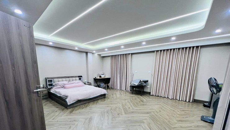 Tòa nhà Nguyễn Chí Thanh, phố vip Đống Đa, 65m2, 8 tầng thang máy, kinh doanh VP