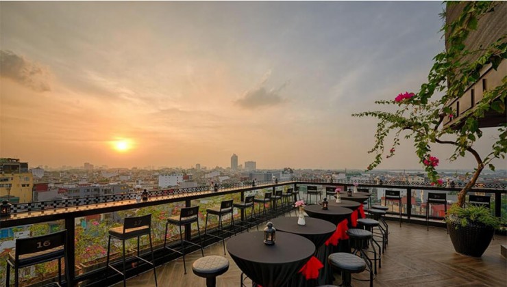 Siêu hot cho thuê 500m2 tầng mái ngay mặt phố Liễu Giai, Ba Đình làm café, bar, Pub...