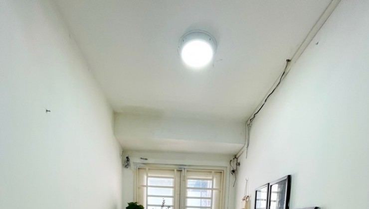 Nhà Bán 25m2 Đinh Tiên Hoàng - HẺM 1 TRỤC - 4 TẦNG GIÁP QUẬN 1 - TẶNG NỘI THẤT- Giá 2 tỷ 9