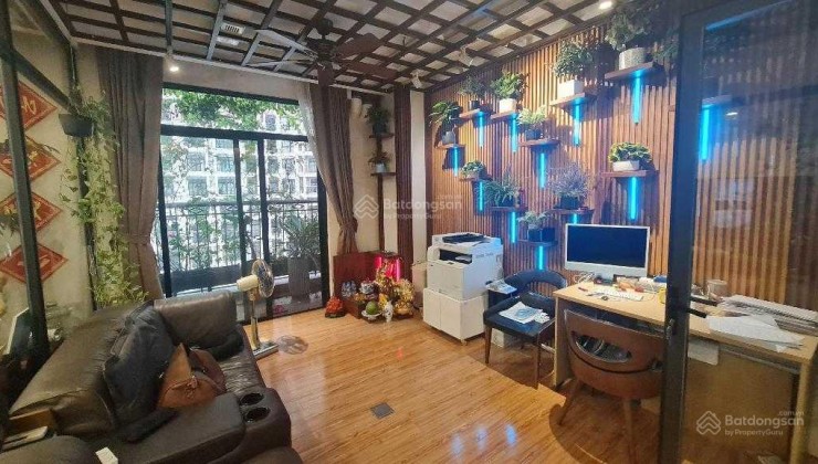 Hiếm! penthouse Royall city 3PN - 205/221m full nội thất giá 25 tỷ có TL