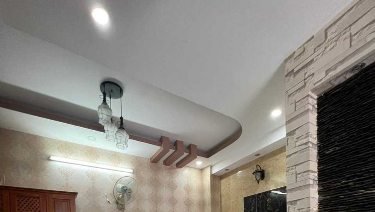 Bán nhà Dương Cát Lợi, Nhà Bè
DT 55m2 x 4 tang (5x10),
Giá 4,9 tỷ, có bớt