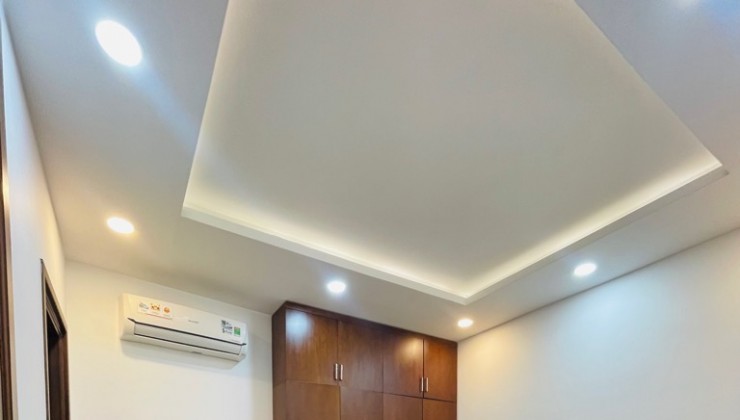 Bán nhà Nguyễn Thị Thập, Tân Phú, Quận 7,
DT 60m2 x 4 tầng (5x12)
Giá nhỉnh 8 tỷ. Chủ chào giảm