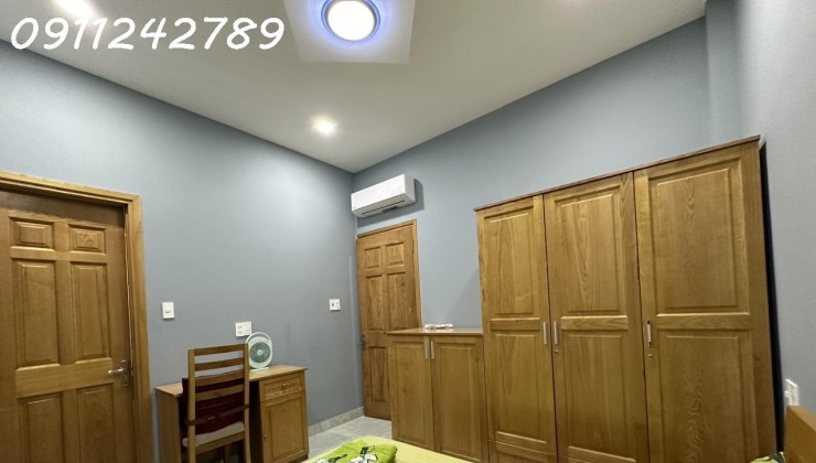 [PHÚ HỮU, QUẬN 9 GẦN Q2] BÁN NHÀ 4 TẤNG ĐƯỜNG NHỰA 10m, XE HƠI 7 CHỖ VÀO NHÀ, SỔ RIÊNG HOÀN CÔNG, GIÁ CỰC TỐT