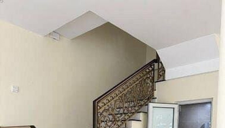 Chính chủ cho thuê cả nhà mới 75m2,4T, KD, VP, Nhà hàng, Lê Thanh Nghị-20Tr