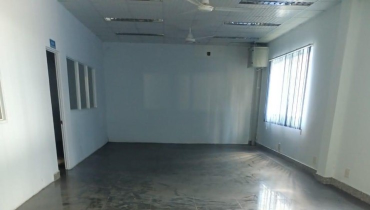 Cho thuê xưởng tại KCN Bàu Bàng. Diện Tích Xưởng: 1680m².Văn Phòng Đầy Đủ.
Giá: 3.5 USD/m².