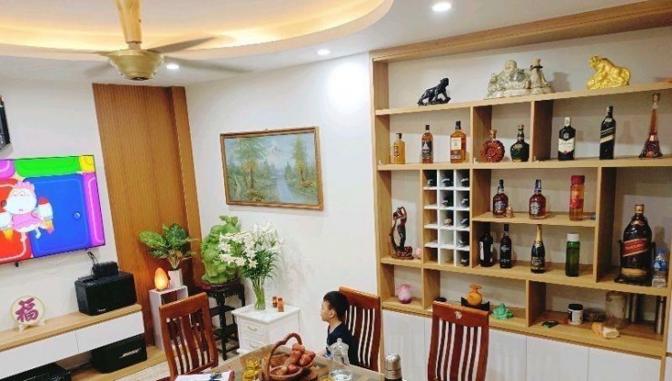 NHÀ MỚI Ở LUÔN - TRUNG TÂM TRẦN KHÁT CHÂN- VÀI BƯỚC CHÂN RA PHỐ - KHU VỰC HIẾM NHÀ BÁN. DT 42m . GIÁ 6,99 TỶ.