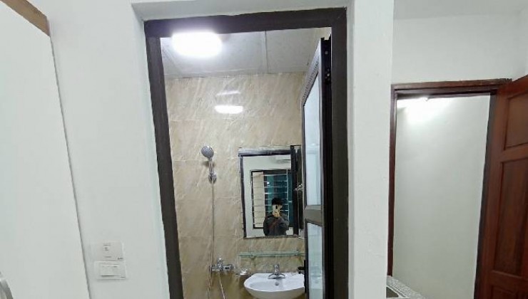 Bán căn nhà 41m2 7 tầng Triều khúc Thanh Trì Hà Nội giá 8,9 tỷ