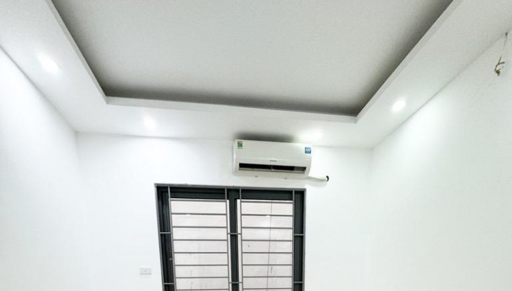 Nhà đẹp,giá hiếm Đại Từ 32m2x5T ô tô gần nhà,ngõ nông,tiện ích xung quanh không thiếu gì,giá 4.56 tỷ