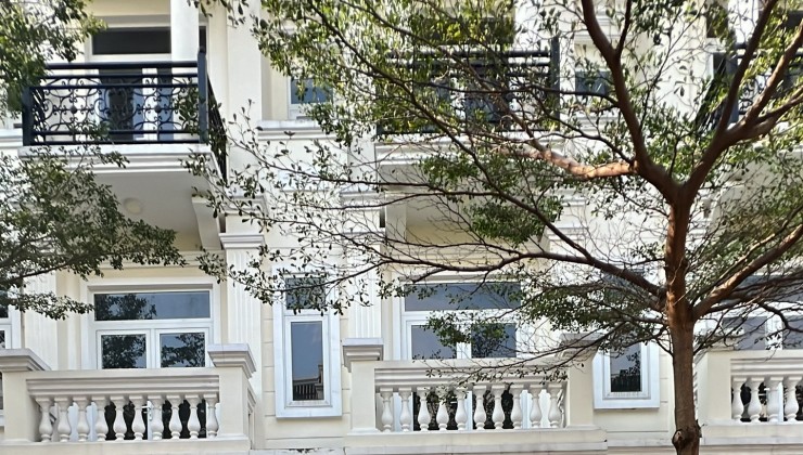 Chính chủ bán căn shophouse đường N1, 10m nhà phố TP Dĩ An, Bình Dương