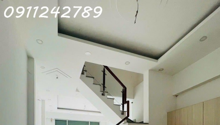 BÁN NHÀ QUẬN 9 - ĐỐI DIỆN VINHOME GRAND PARK - 2 TẦNG SỔ RIÊNG HOÀN CÔNG ĐƯỜNG 12M GIÁ RẺ