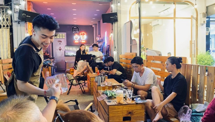 Quận 10 , Sang Quán Cafe Acoustic  – Beer ,MT đường lớn sầm uất Quận 10, có 3 phòng, Tel : 0909891114  ( Chính chủ )