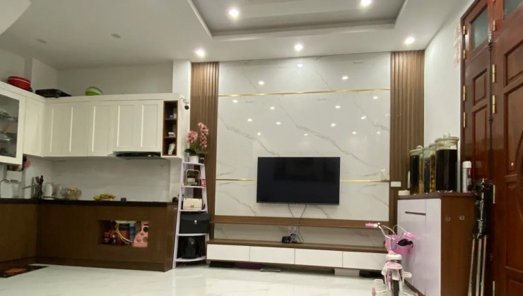 BÁN NHÀ: Xuân Đỉnh .DT: 32m2 - 5 tầng - MT 4.6m - 5.05 tỷ