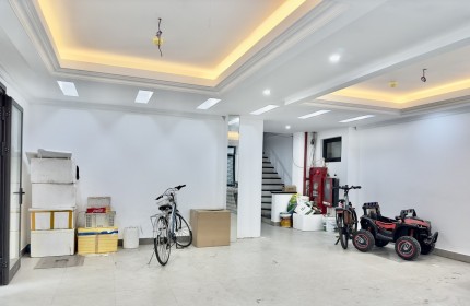 Bán Toà Nhà Phố Nguyễn Thái Học, Đống Đa 70m2, 10 Tầng, MT 9m, 45 tỷ.