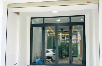 Nhà 2 tầng mới MT Đặng Thúc Liêng P4Q8. Giá 7,6 Tỷ TL