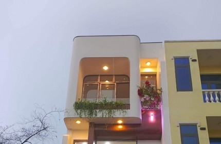 Bán nhà 3 tầng đường Giáp Văn Cương , Hoà Minh