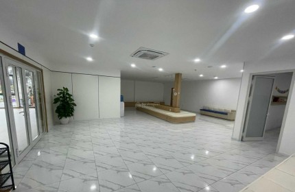 Cho thuê mặt bằng DT 380m2 đường 2 tháng 9 vị trí đắc địa siêu VIP tại Đà Nẵng