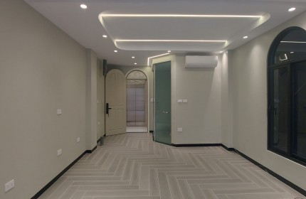 Lý Nam Đế 7 Tầng Thang Máy Lô Góc 2 Mặt Tiền 70M2 -27 Tỷ - Ô TÔ Tránh Đỗ Quay Đầu