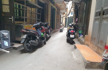 BÁN NHÀ THỊNH QUANG ĐỐNG ĐA 31M2 5 TẦNG 3.5M MẶT TIỀN GIÁ CHÀO 3.9 TỶ