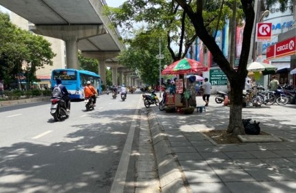 Bán tòa nhà Văn phòng mặt phố, vỉa hè đá bóng, Xuân Thủy, Cầu Giấy 103m 8 tầng 42 tỷ