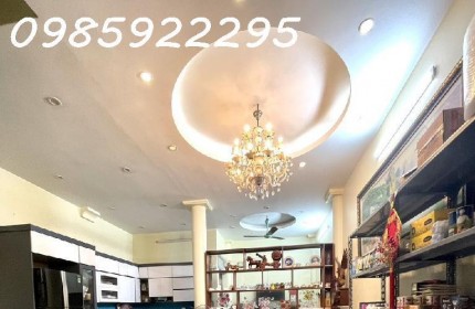 GẤP GẤP BÁN NHÀ GIÁP NHỊ LO GÓC KNH DOANH ĐỈNH