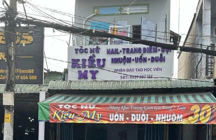 Sang tiệm nail – tóc nữ tại 81 Đường 138, Tân Phú, Q9.