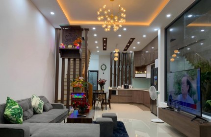 4 PN 3 TẦNG 30M2  TẶNG HẾT NỘI THẤT XỊN GIÁ CỰC TỐT 1 XE HƠI ĐẬU TRONG NHÀ