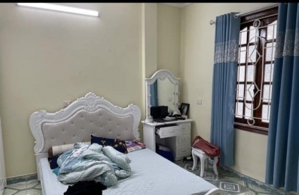 Ơ KÌA BÁN NHÀ PHỐ THÁI HÀ, LÔ GÓC, 3 THOÁNG, OTO TRÁNH, VỈA HÈ ĐÁ BÓNG GIÁ 12 TỶ, ĐỐNG ĐA.
