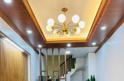 HIẾM SIÊU ĐẸP PHẠM VĂN ĐỒNG 30M2 5 TẦNG 3M MẶT TIỀN GIÁ BÁN 5.5 TỶ