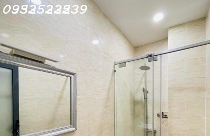 Bán nhà Bình Thạnh , đường Hoàng Hoa Thám - DT: 4,6 x 14m nở hậu 5 PN. 6WC