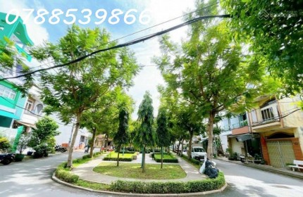 Bán nhà hẻm nhựa 10m Hòa Bình ngay cạnh Đầm Sen 4x16m đúc 2 lầu đẹp giá 7,6 tỷ