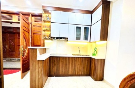 Nhà đẹp ở ngay QUAN HOA - CẦU GIẤY-38m2 - MT 6m - Hơn 6 TỶ