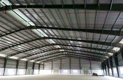 Cho thuê xưởng Tân Uyên Bình Dương.Diện tích đất: 1800m².Diện tích xưởng: 1350m².Đường xe container, bình điện 250kVA