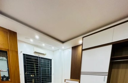 BÁN NHÀ: Cầu Giấy . DT: 36m2 - 5 tầng - MT 5.1m - GIÁ 6.2 tỷ