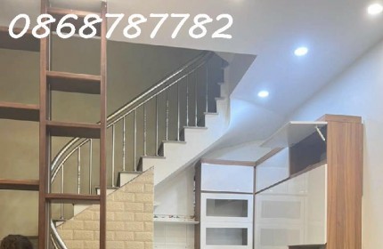 3 Bước ra hồ rửa chân. Quỳnh Đô 31M2 3T 4.3MT 3.1 tỷ Vĩnh Quỳnh Thanh Trì