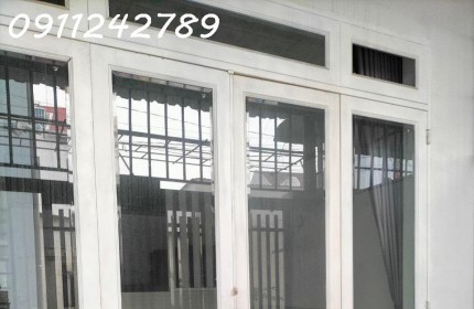 BÁN NHÀ 1 TRỆT 1 LỬNG XE HƠI ĐẬU CỬA 24/24, SỔ RIÊNG HOÀN CÔNG, GẦN QL1, CẦU VƯỢT LINH XUÂN, PHẠM VĂN ĐỒNG - giá bèo CHỈ 3,7 TỶ