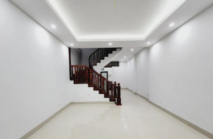 Bán nhà Xuân Thuỷ, Cầu Giấy, mới đẹp, chắc chắn, 52.5m2, 9,6 tỷ