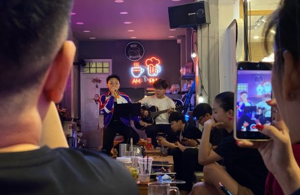 Quận 10 , Sang Quán Cafe Acoustic  – Beer ,MT đường lớn sầm uất Quận 10, có 3 phòng, Tel : 0909891114  ( Chính chủ )