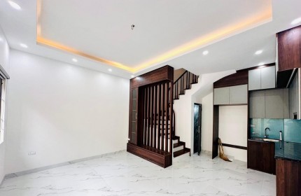 Phạm Văn Đồng( Xuân Đỉnh ) 30m2- tầng 5, mặt tiền 5m, giá 5.6 tỷ còn thương lượng.