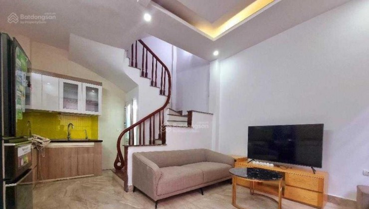 ĐẸP ! NHÀ RIÊNG PHẠM VĂN ĐỒNG 40M2 XÂY 5 TẦNG GIÁ CHỈ NHỈNH 5 TỶ .