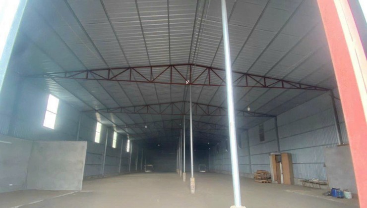 Chính chủ cho thê kho xưởng 1000m2 đường xe Công vào tận nơi giá chỉ 50k/m2.